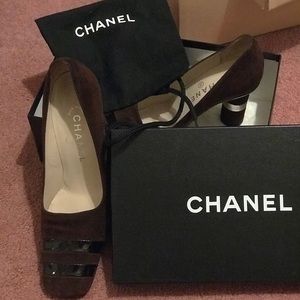 CHANEL Pumps